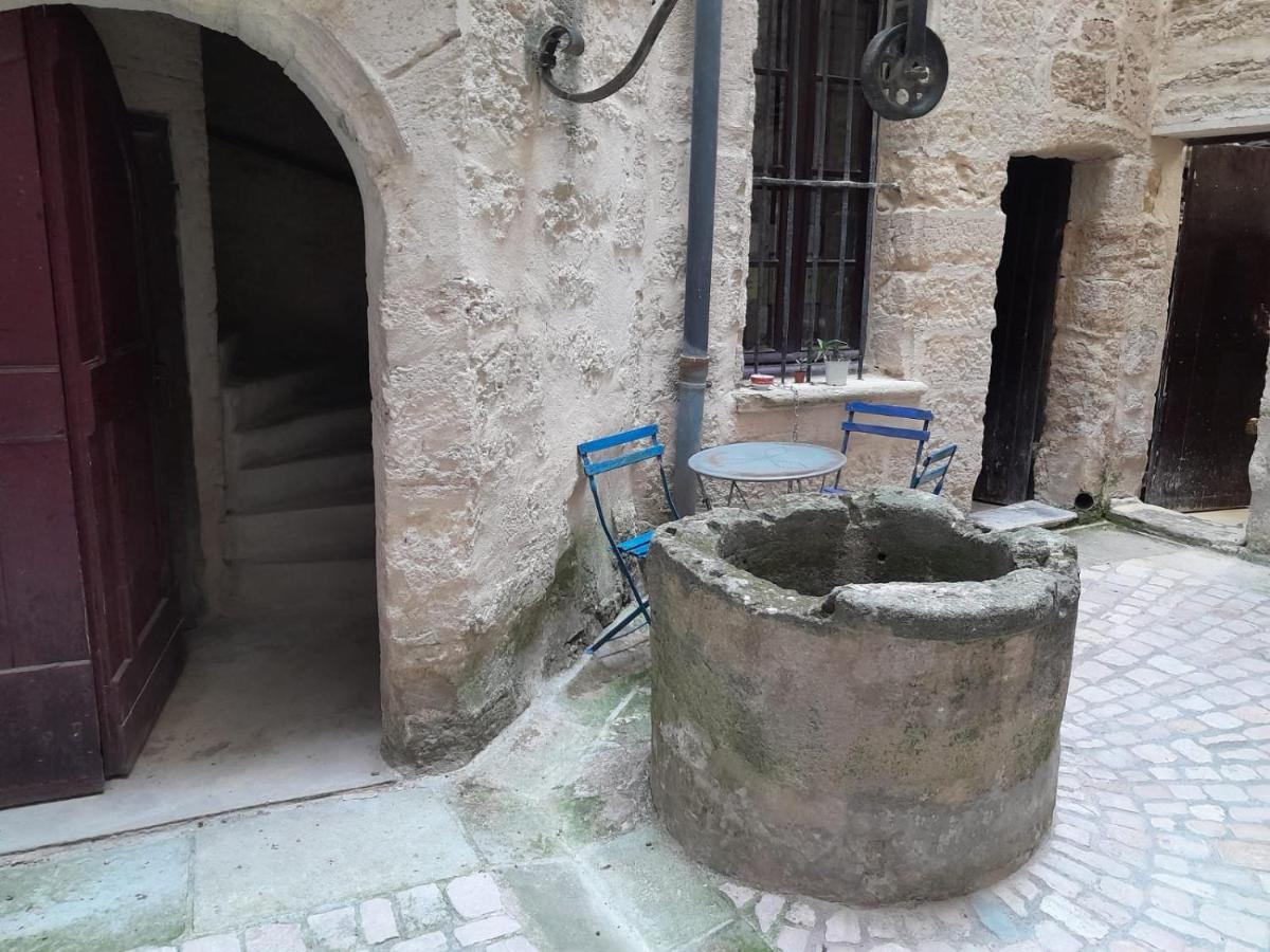 Petit Cocon En Plein Centre Historique D'Uzes - Place Aux Herbes En Zone Pietonniere Exterior foto